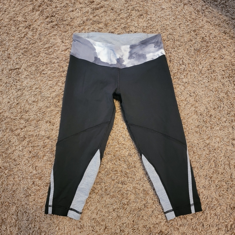 Lululemon Crop Leggings Size 4 Run: For It  Black Gray